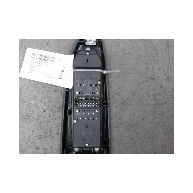 COMMANDE LEVE-GLACE PORTE AVG TOYOTA AVENSIS -2000