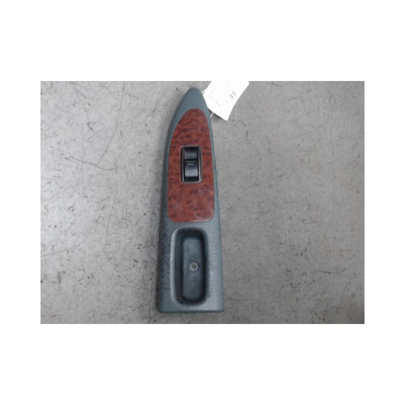 COMMANDE LEVE-GLACE PORTE AVD TOYOTA AVENSIS -2000