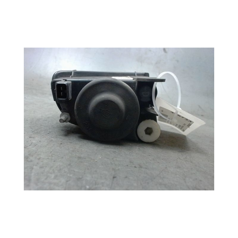 PHARE ANTIBROUILLARD AVANT GAUCHE TOYOTA AVENSIS -2000