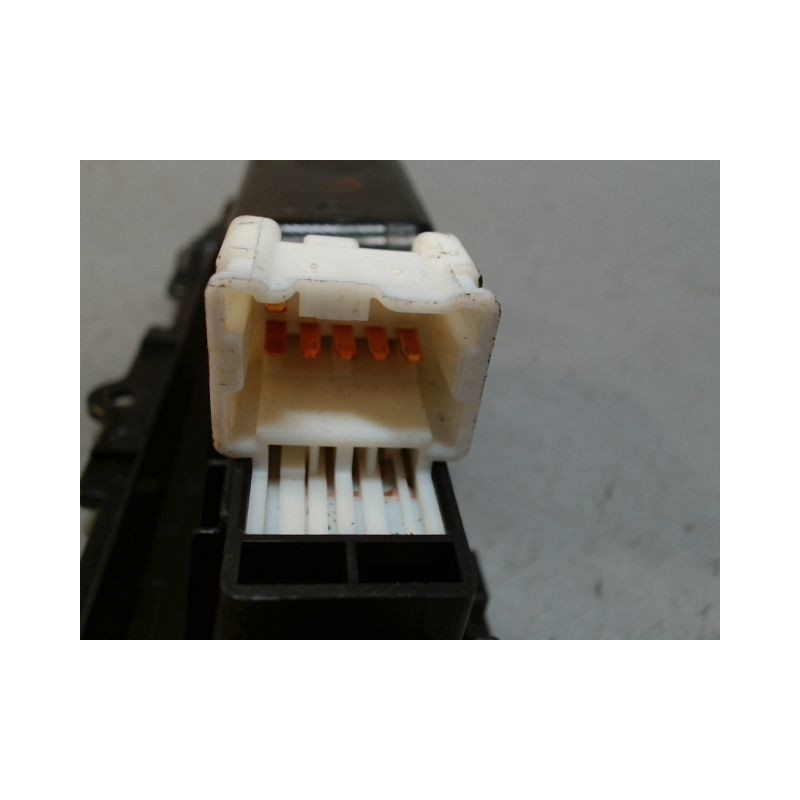 COMMANDE LEVE-GLACE PORTE AVD NISSAN X - TRAIL 2004-