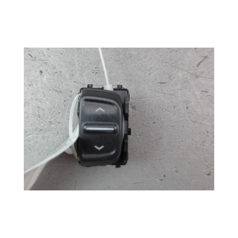 COMMANDE LEVE-GLACE PORTE AVG DACIA SANDERO II Phase 1 2012-...