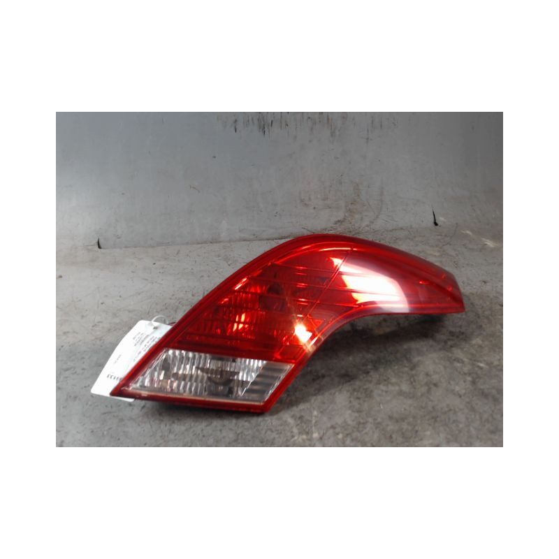 FEU ARRIERE INTERIEUR DROIT FORD FOCUS 05-07