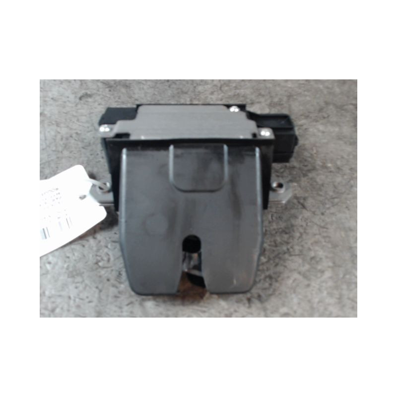 SERRURE COFFRE ARRIERE FORD FOCUS 05-07