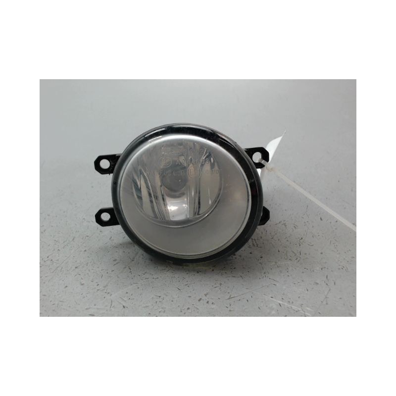 PHARE ANTIBROUILLARD AVANT DROIT TOYOTA VERSO-S