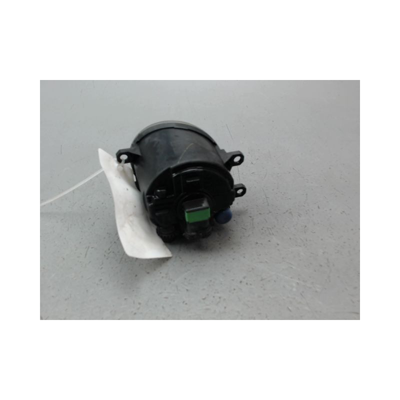 PHARE ANTIBROUILLARD AVANT DROIT TOYOTA VERSO-S