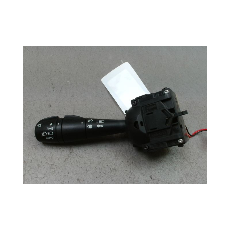 COMMANDE ECLAIRAGE DACIA SANDERO