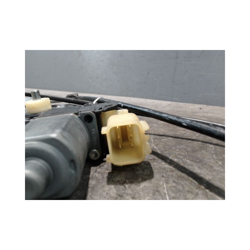 MECANISME+MOTEUR LEVE-GLACE AVANT DROIT FORD FIESTA 2010-