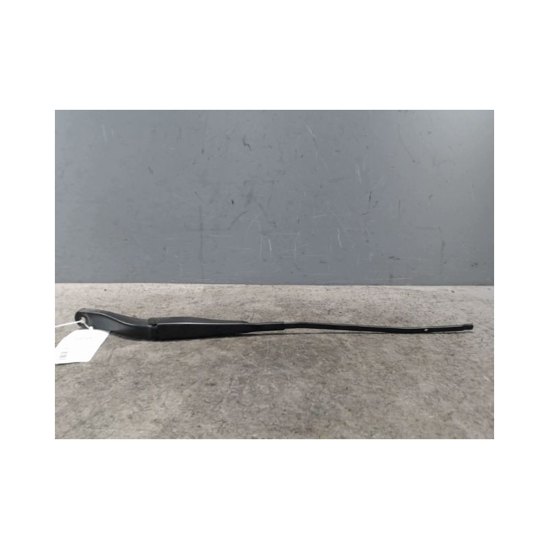 BRAS ESSUIE-GLACE AVANT DROIT DACIA SANDERO 2008-