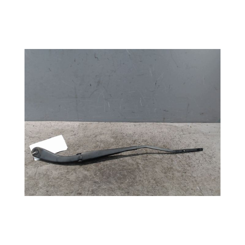 BRAS ESSUIE-GLACE AVANT GAUCHE DACIA SANDERO 2008-