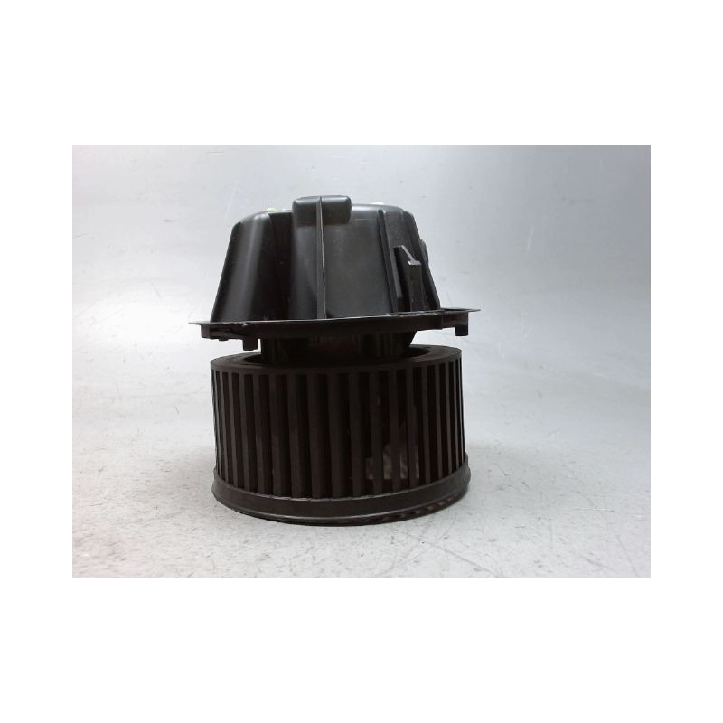 MOTEUR VENTILATEUR CHAUFFAGE DACIA DUSTER