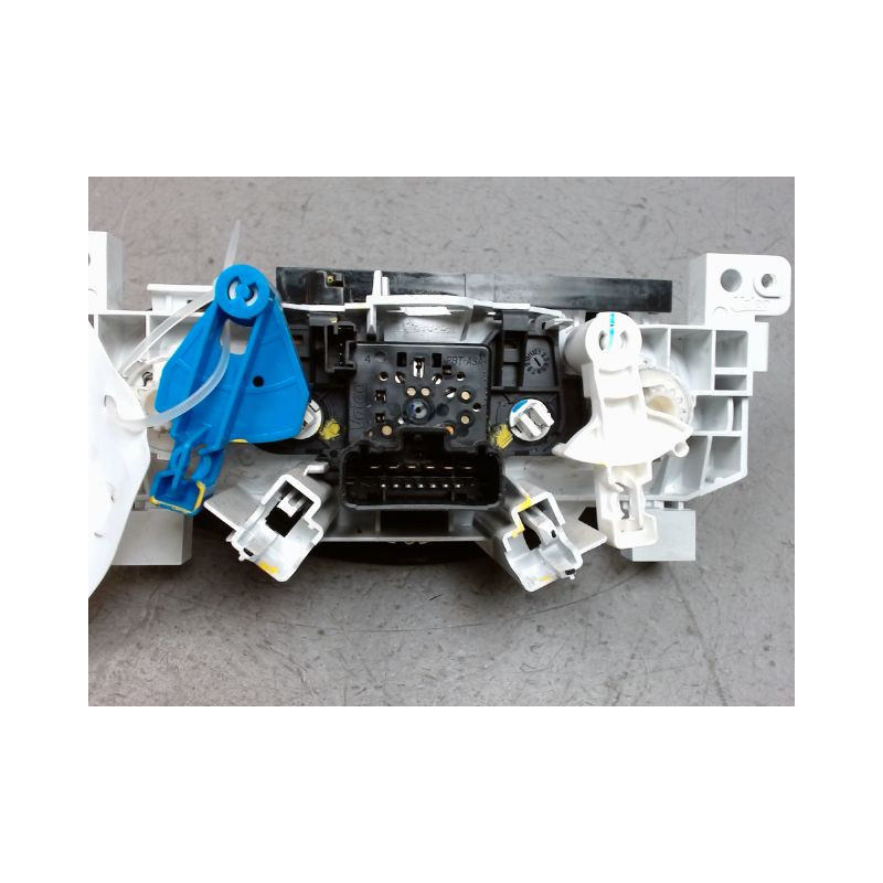 COMMANDE DE CHAUFFAGE DACIA DUSTER