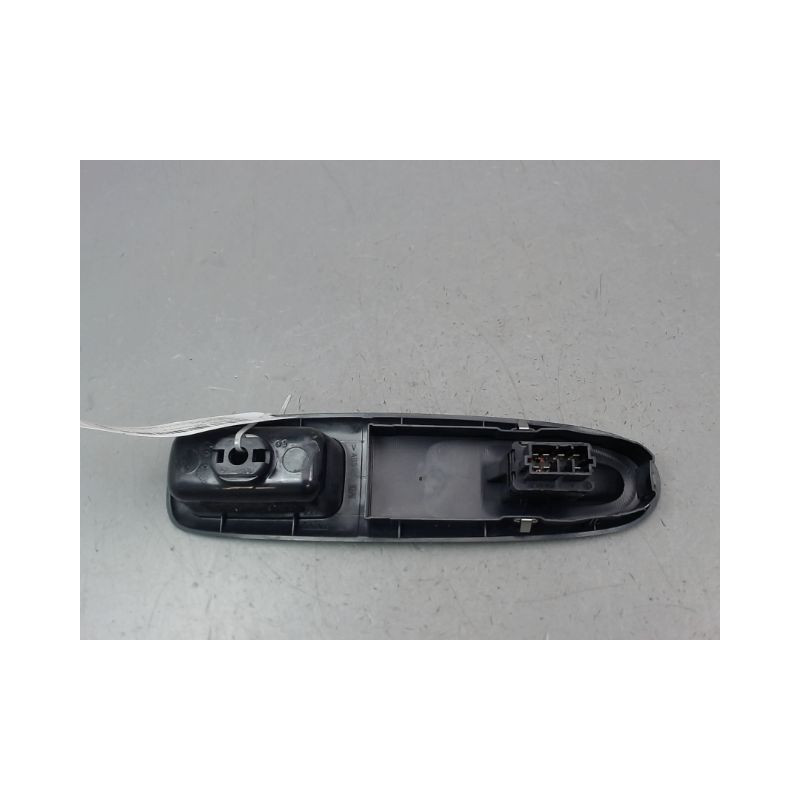 COMMANDE LEVE-GLACE PORTE AVD PEUGEOT 406