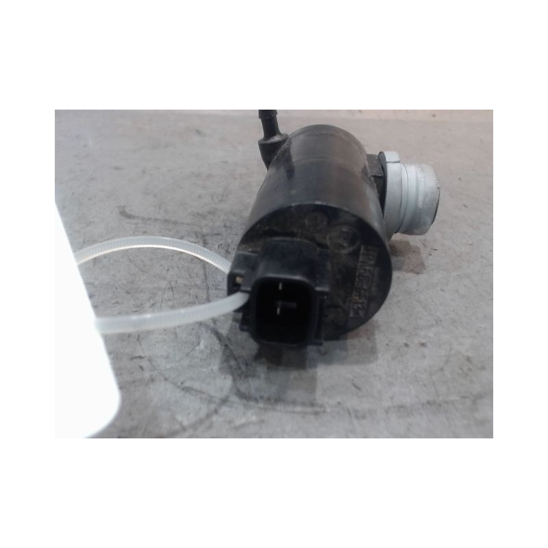 POMPE LAVE-GLACE AVANT TOYOTA AYGO