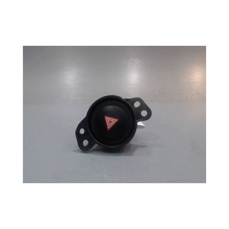 BOUTON DE WARNING TOYOTA AYGO