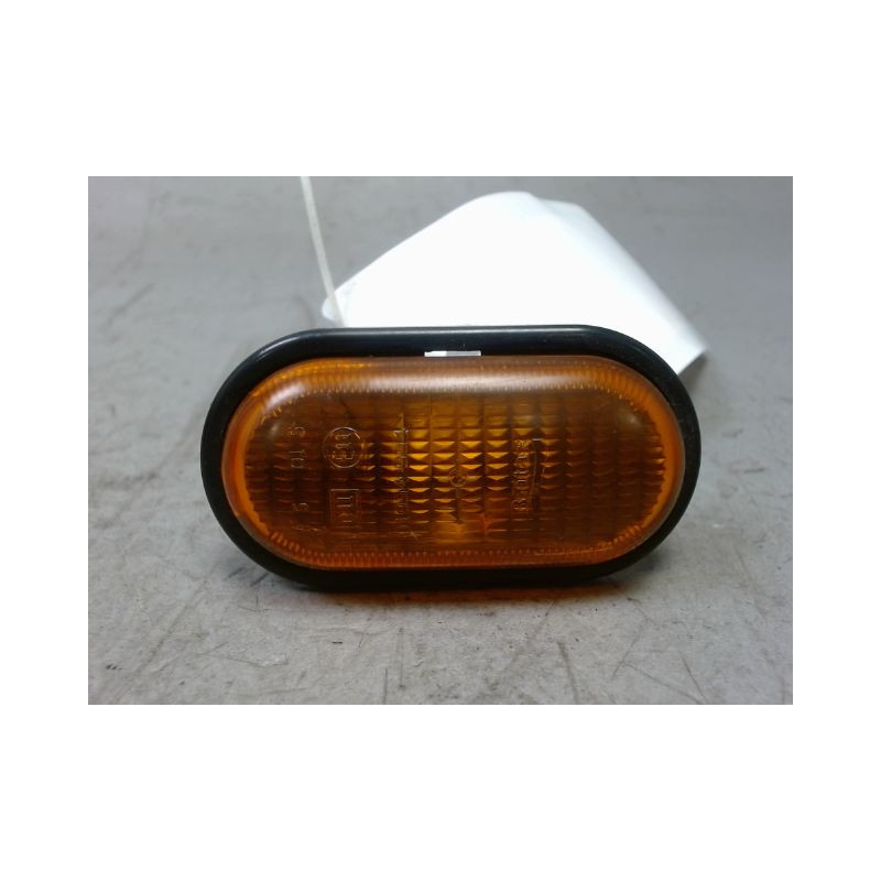 REPETITEUR AILE DROIT RENAULT TWINGO 93-98