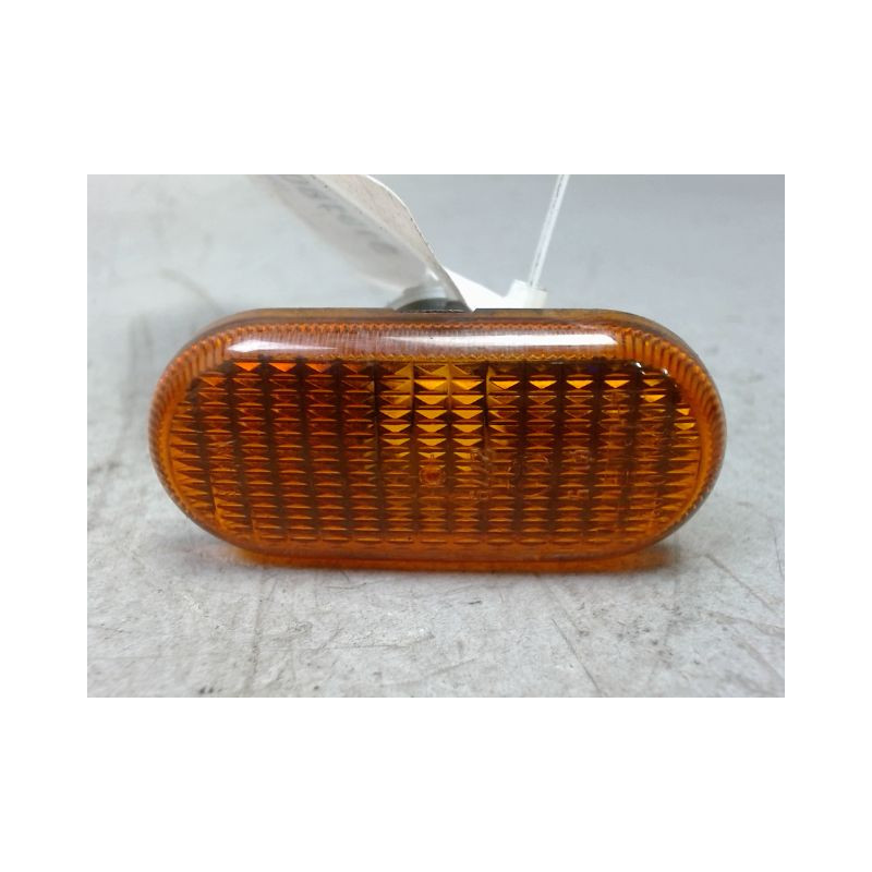 REPETITEUR AILE GAUCHE RENAULT TWINGO 93-98