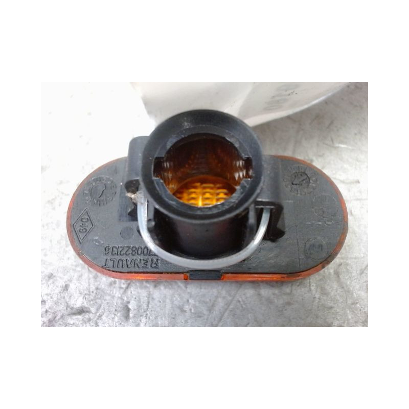 REPETITEUR AILE GAUCHE RENAULT TWINGO 93-98