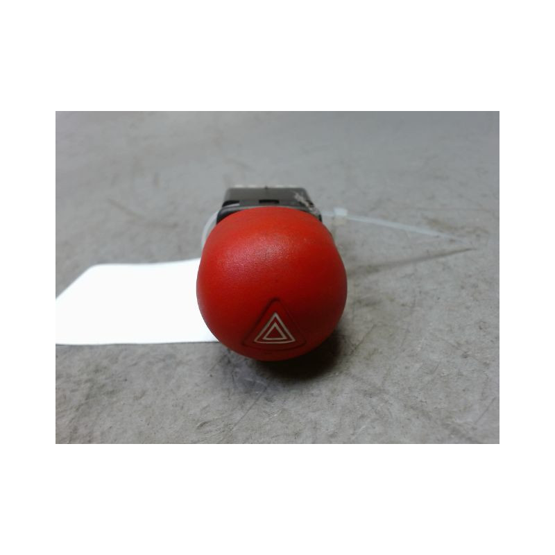BOUTON DE WARNING RENAULT TWINGO 93-98