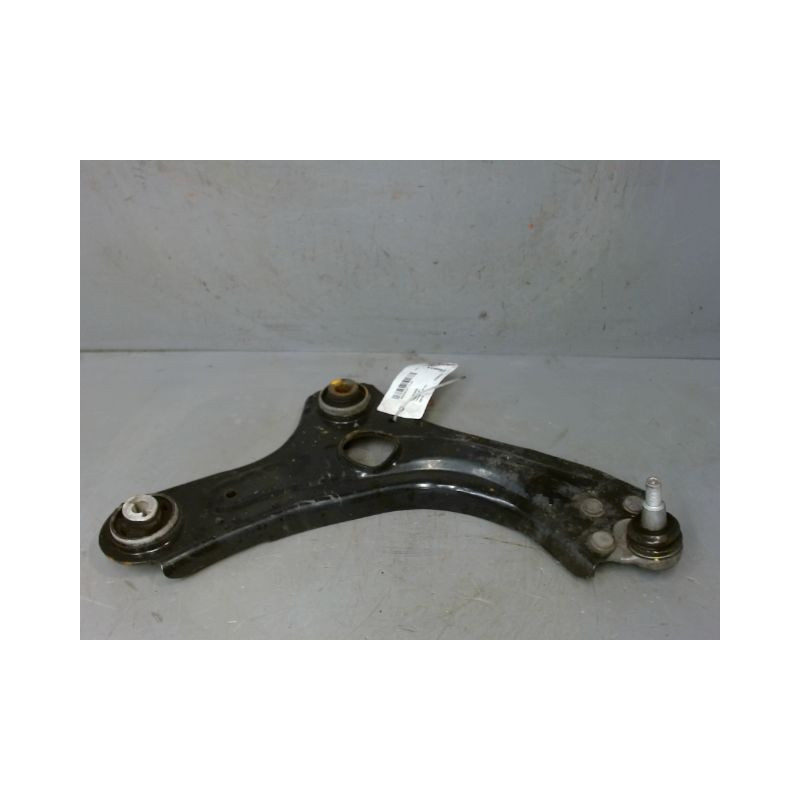 TRIANGLE INFERIEUR AVANT DROIT RENAULT CLIO