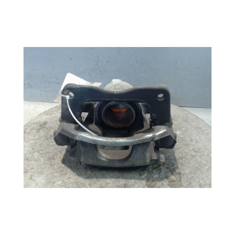 ETRIER DE FREIN AVANT GAUCHE TOYOTA AURIS 2010-