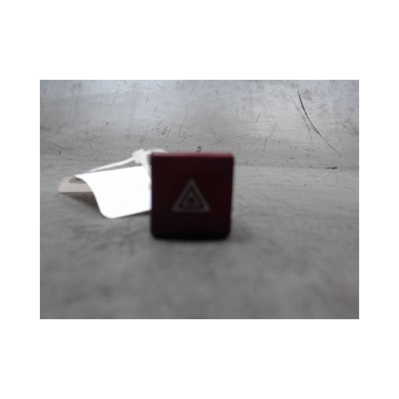 BOUTON DE WARNING PEUGEOT 207 5P