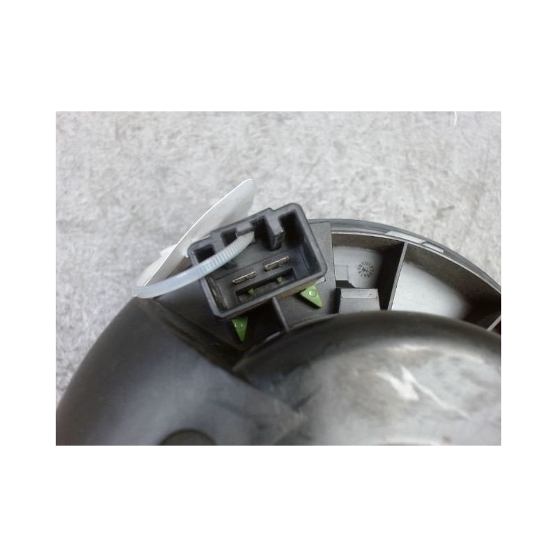 MOTEUR VENTILATEUR CHAUFFAGE FORD FOCUS