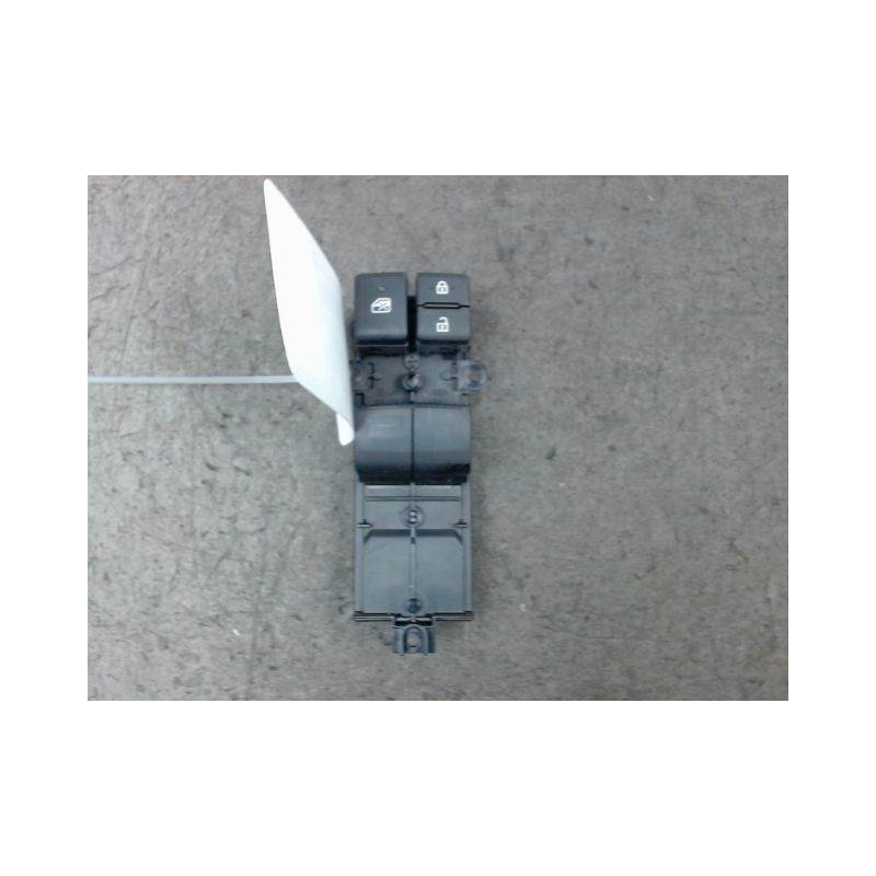 COMMANDE LEVE-GLACE PORTE AVG TOYOTA YARIS