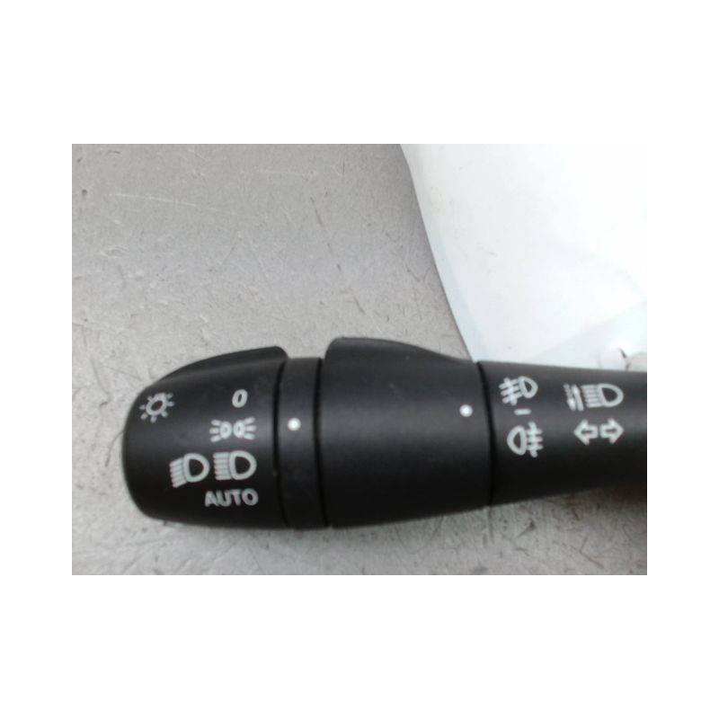 COMMANDE ECLAIRAGE RENAULT CAPTUR