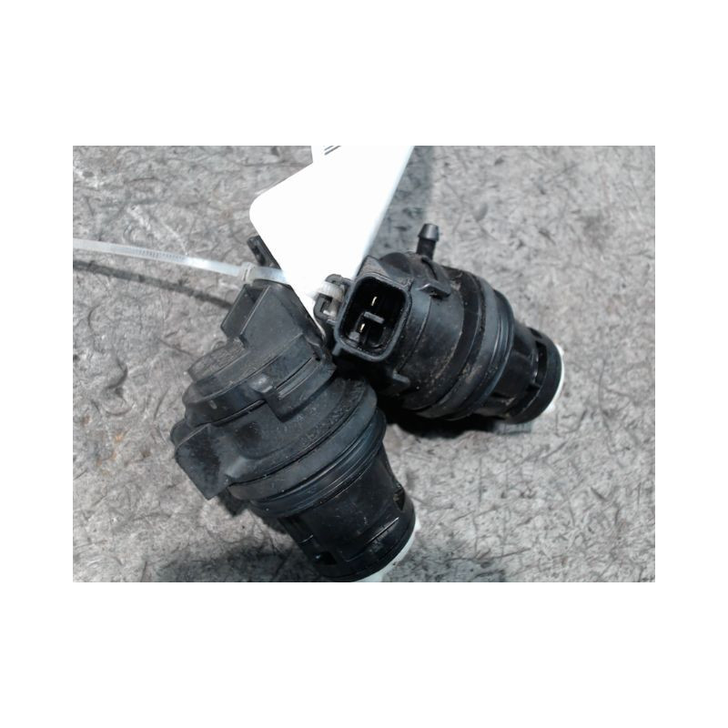 POMPE LAVE-GLACE AVANT LEXUS CT200H