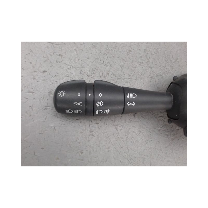 COMMANDE CLIGNOTANT DACIA DOKKER