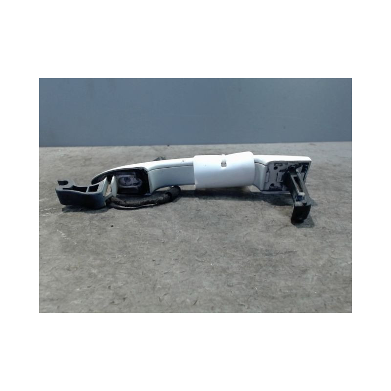 POIGNEE EXTERIEURE PORTE AVANT DROIT RENAULT MEGANE III 2008-