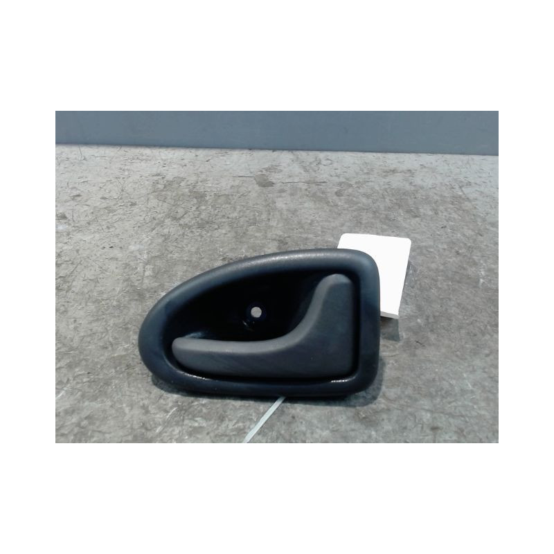 POIGNEE INTERIEURE PORTE AVANT DROIT RENAULT CLIO II CAMPUS 06-