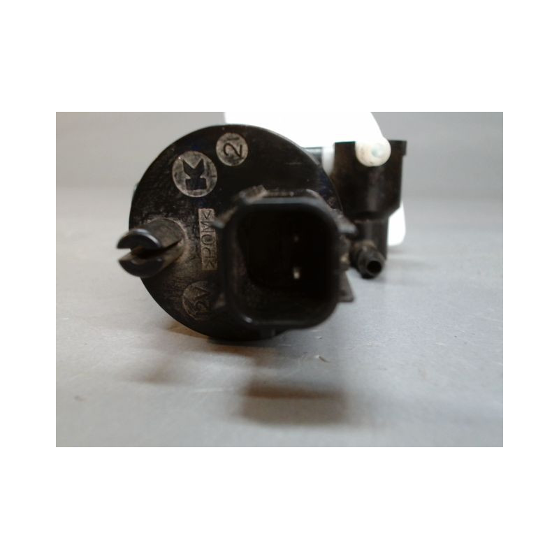 POMPE LAVE-GLACE AVANT VOLVO V40
