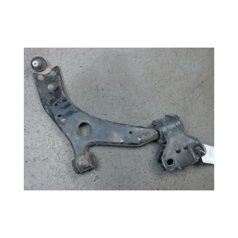 TRIANGLE INFERIEUR AVANT DROIT VOLVO V40