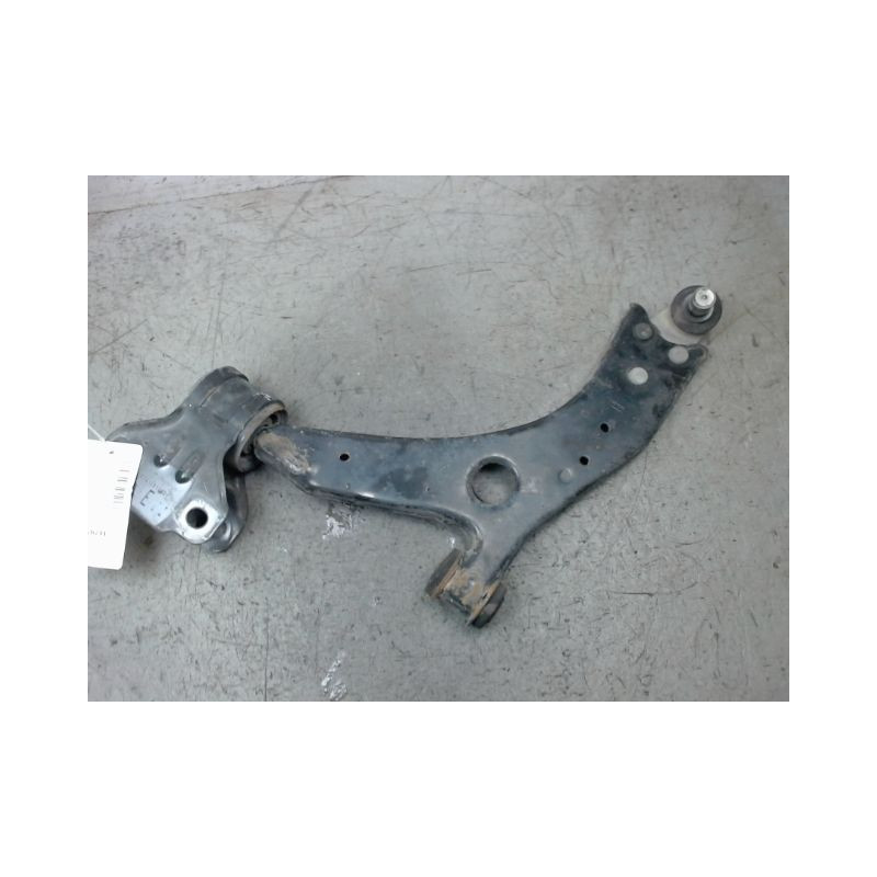 TRIANGLE INFERIEUR AVANT GAUCHE VOLVO V40