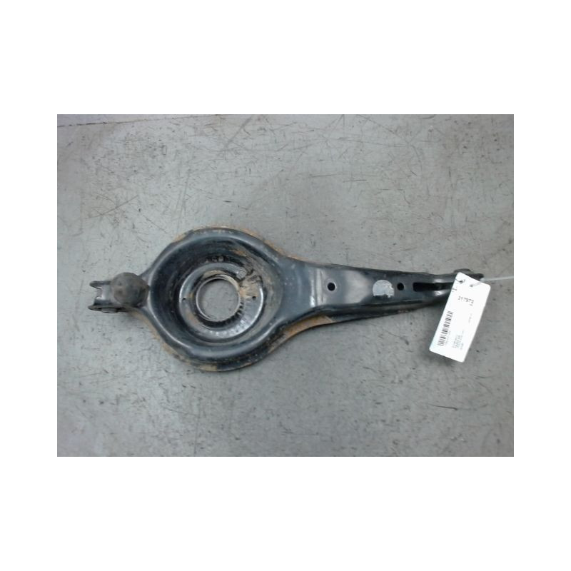 TRIANGLE INFERIEUR ARRIERE DROIT VOLVO V40