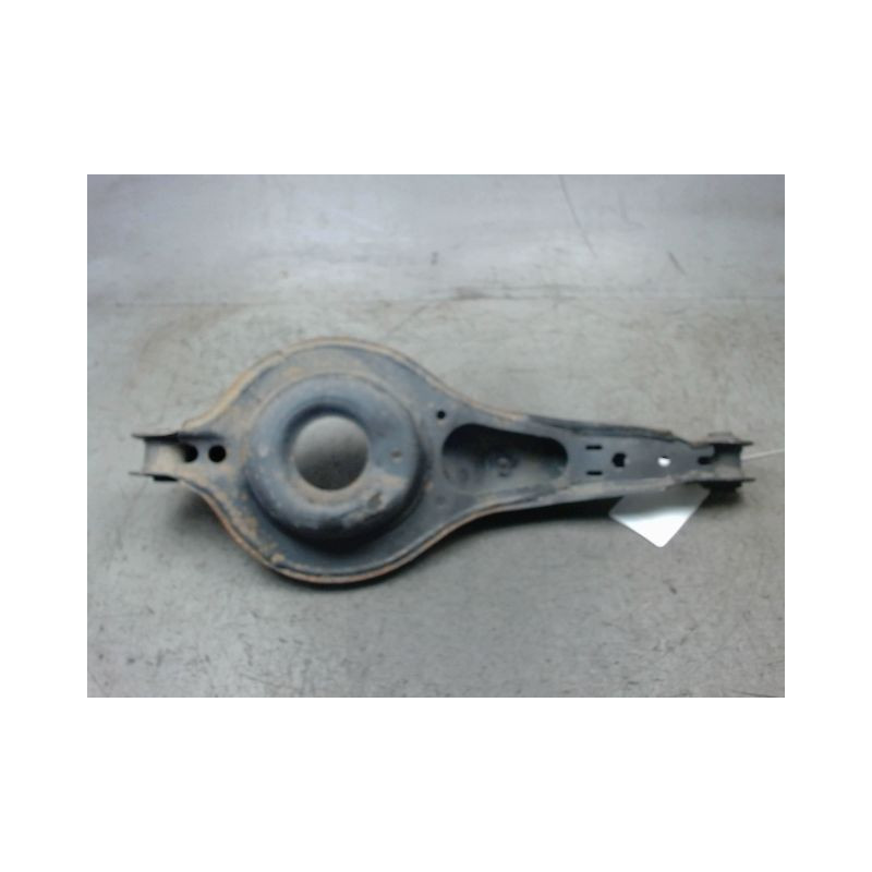 TRIANGLE INFERIEUR ARRIERE DROIT VOLVO V40