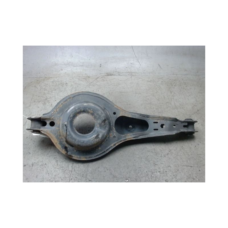 TRIANGLE INFERIEUR ARRIERE GAUCHE VOLVO V40
