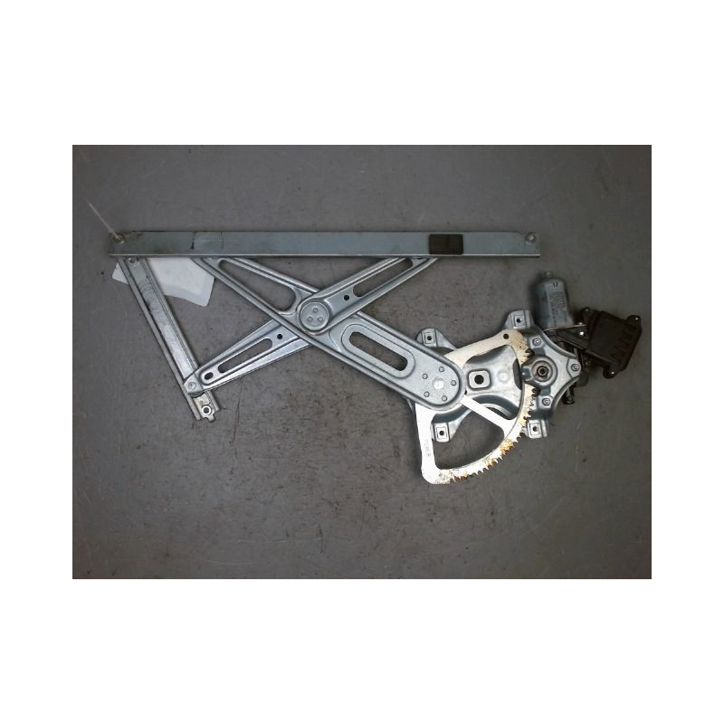 MECANISME+MOTEUR LEVE-GLACE AVANT DROIT TOYOTA AURIS 2010-