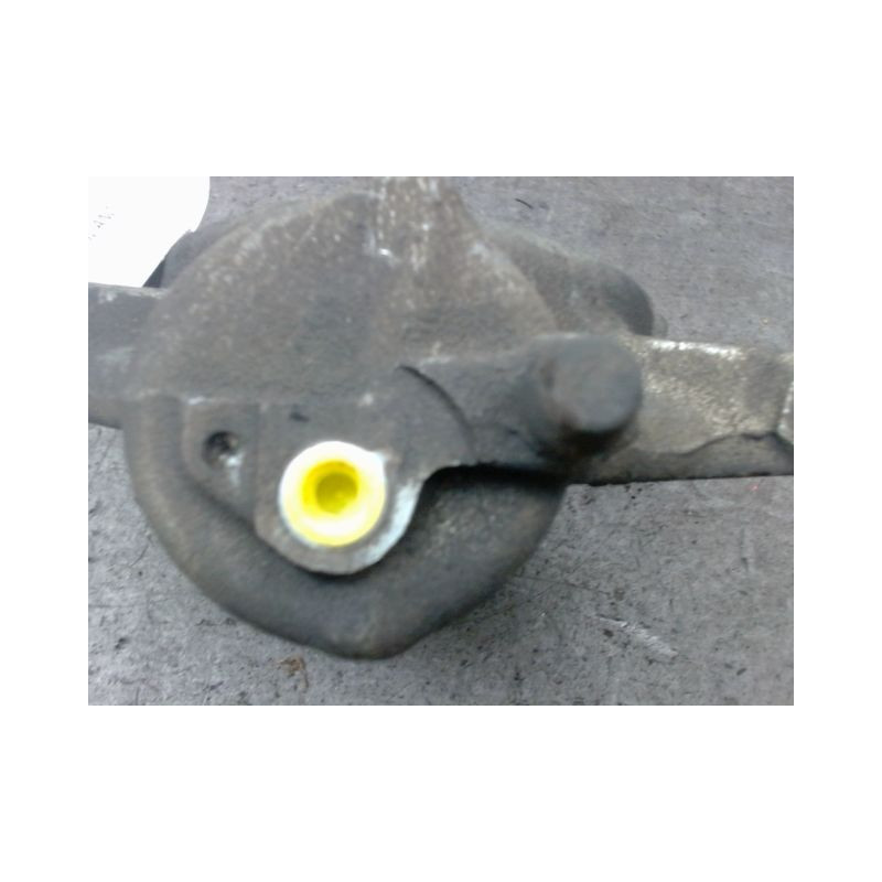 ETRIER DE FREIN AVANT DROIT TOYOTA AURIS 2010-