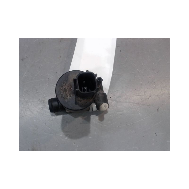POMPE LAVE-GLACE AVANT FORD FOCUS