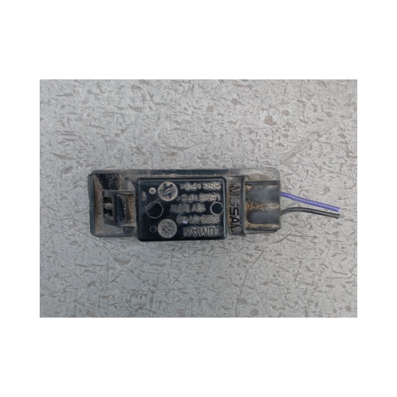 ECLAIREUR PLAQUE DE POLICE DROIT NISSAN NV200