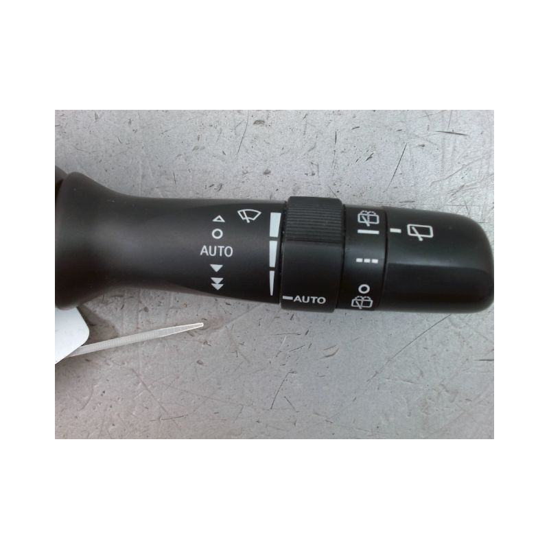 COMMANDE ESSUIE GLACE TOYOTA YARIS II 2010-