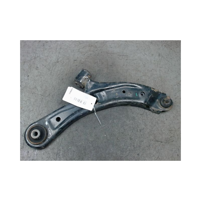 TRIANGLE INFERIEUR AVANT DROIT SUZUKI SWIFT