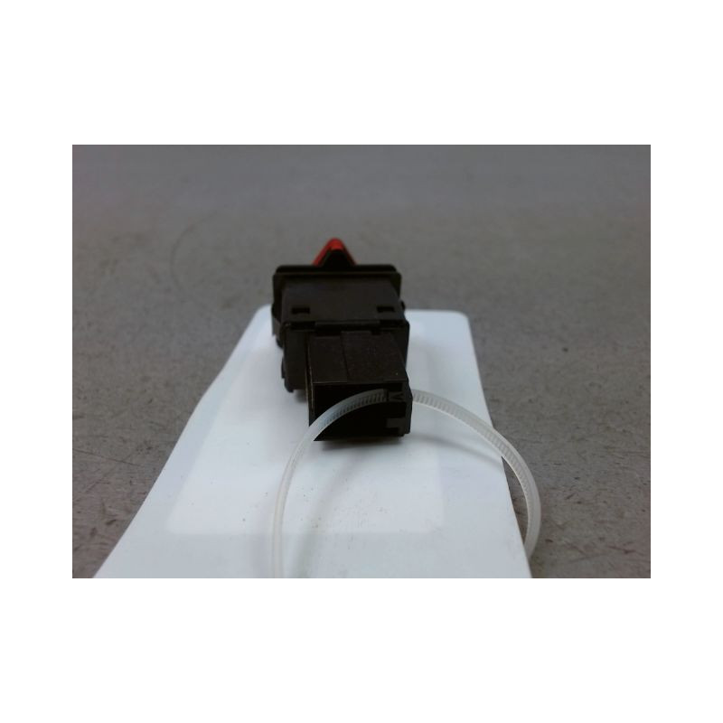 BOUTON DE WARNING AUDI A3 SPORTBACK II PHASE 1 2004-2008