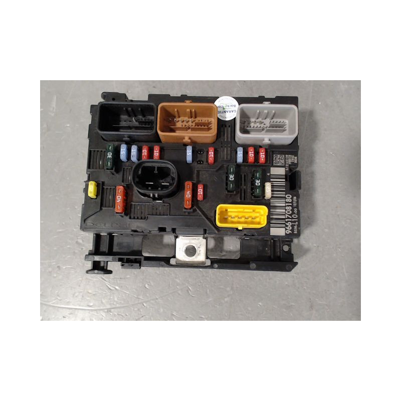 BOITE A FUSIBLES PEUGEOT 207