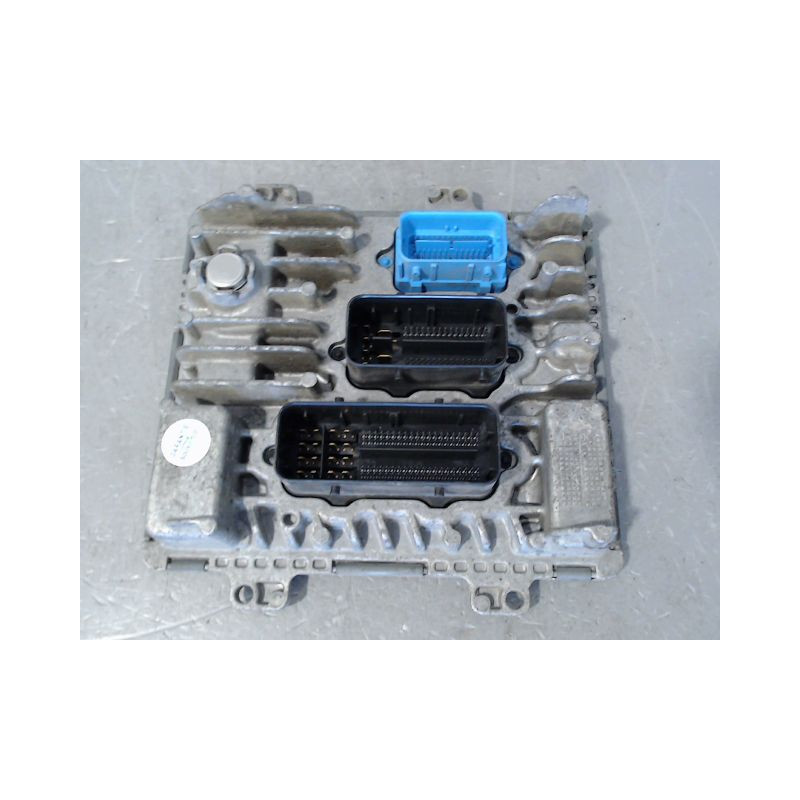 CALCULATEUR MOTEUR OPEL CORSA