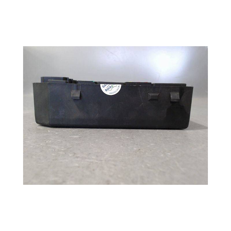 BOITE A FUSIBLES RENAULT MEGANE