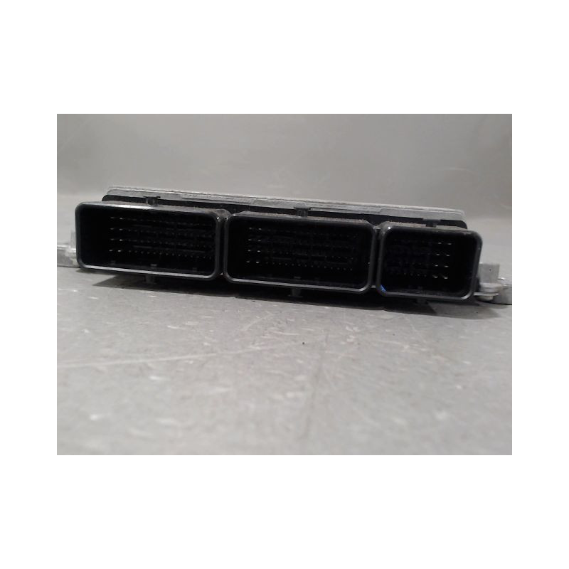 CALCULATEUR MOTEUR RENAULT CLIO