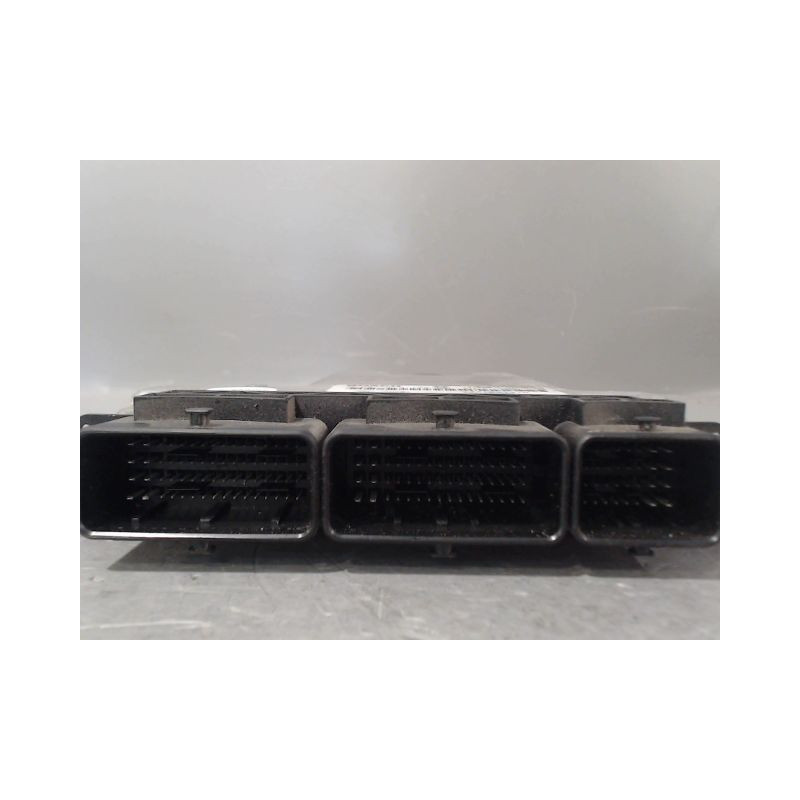 CALCULATEUR MOTEUR RENAULT CLIO